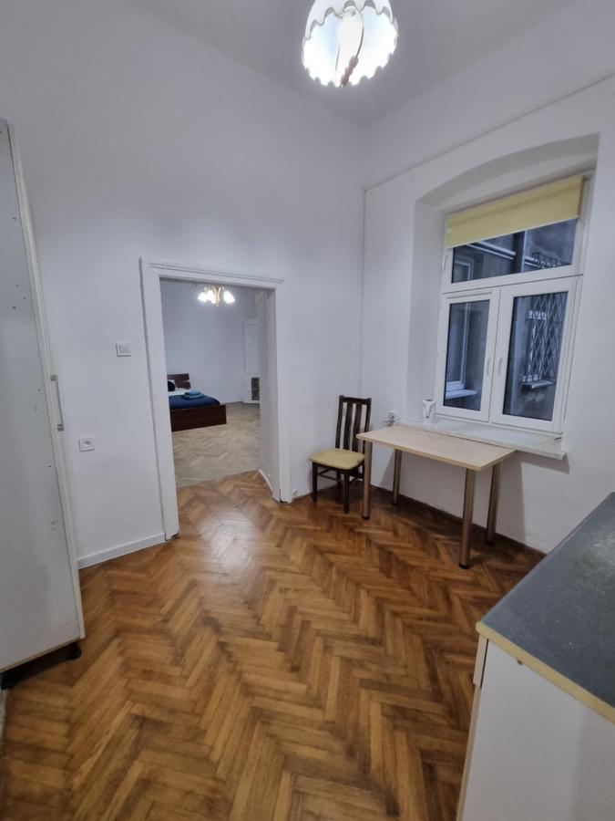 Nocleg W Centrum Czestochowy Nmp32 琴斯托霍瓦 外观 照片
