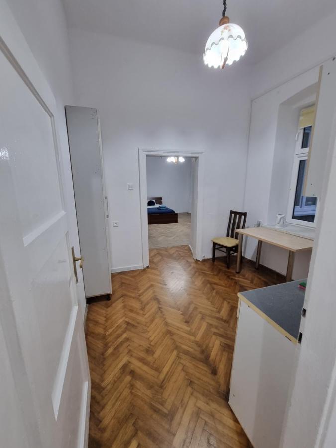 Nocleg W Centrum Czestochowy Nmp32 琴斯托霍瓦 外观 照片